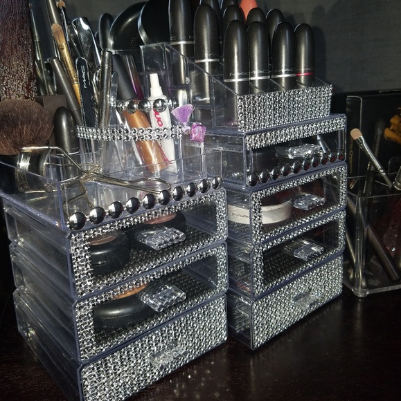 Makeup - Picture 2 of 2